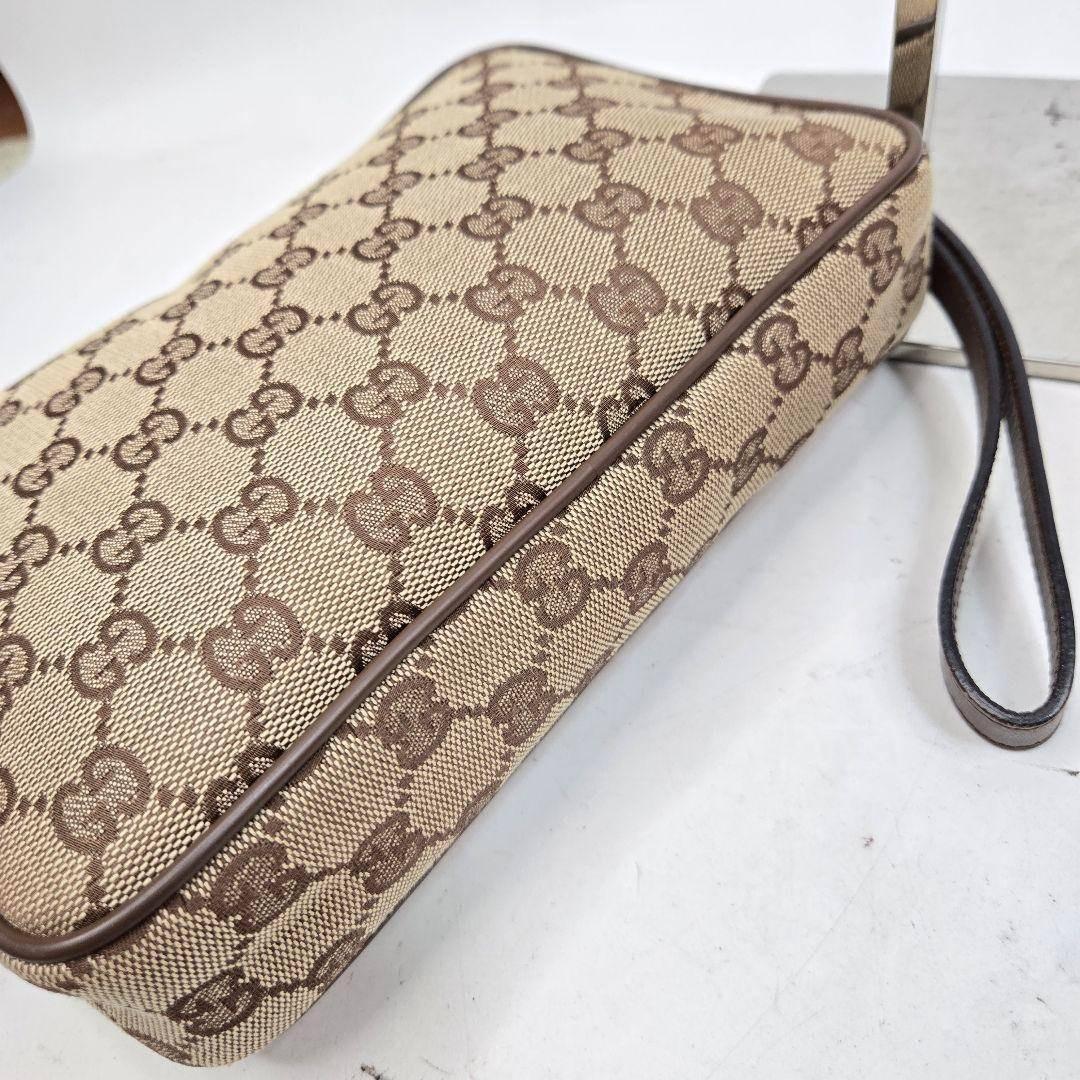 ほぼ未使用 GUCCI クラッチバッグ GG キャンバス レザー