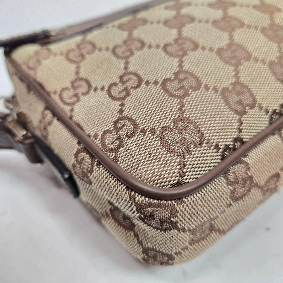 ほぼ未使用 GUCCI クラッチバッグ GG キャンバス レザー