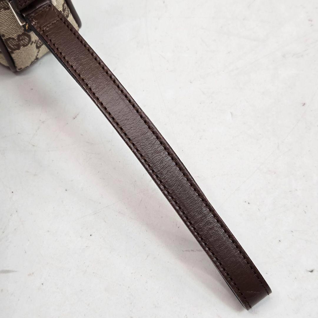 ほぼ未使用 GUCCI クラッチバッグ GG キャンバス レザー