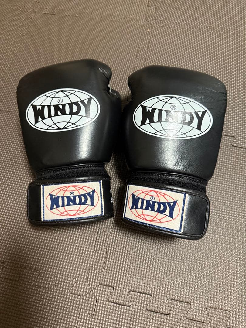 週末限定値下げ！！　windy ウィンディ　グローブ 8オンス