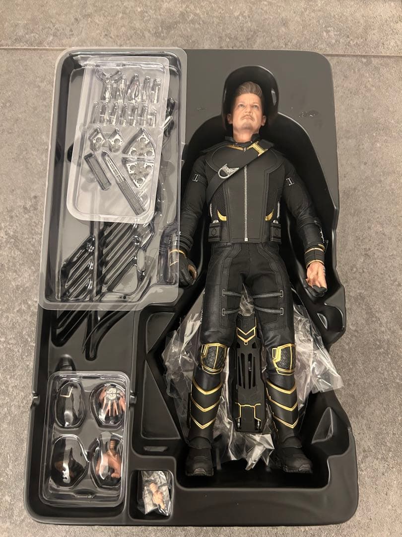 ホットトイズ　ホークアイ1/6 アベンジャーズエンドゲーム