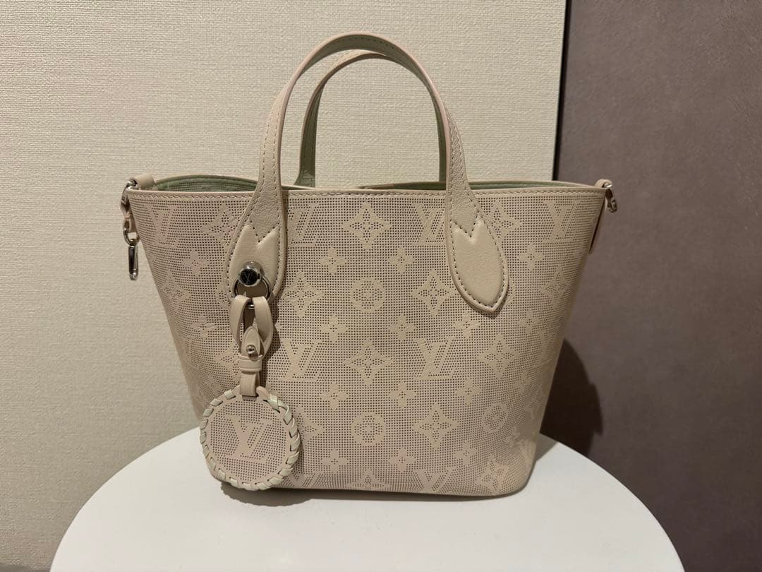 ルイヴィトン マヒナ リバーズ ブロッサム PM M24562 バッグ