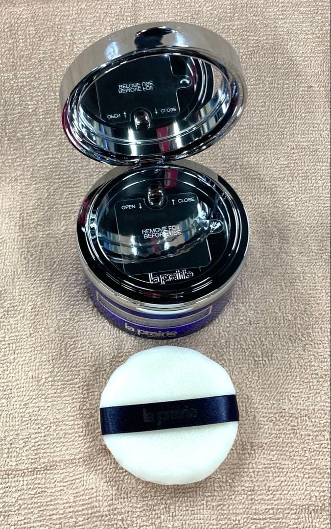 la prairie スキンキャビア ルースパウダー 40g