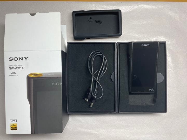 ポータブルプレーヤー SONY WM1A WH1000XM4