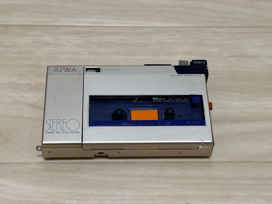 AIWA カセットプレーヤー ステレオ再生CASSETTE BOY HS-F1