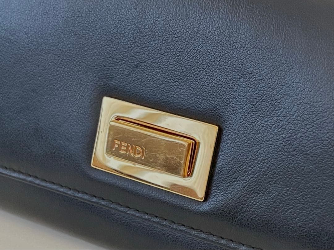 FENDI フェンディ ピーカブー レザー 長財布 黒
