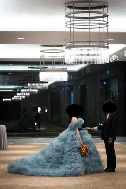 【すみさん専用】YNS WEDDING 青いフリルのウェディングドレス