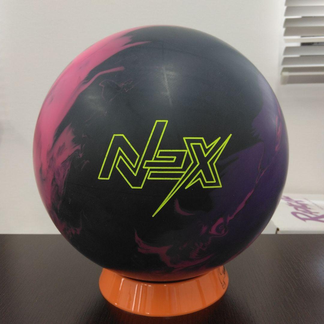 ボウリングボール