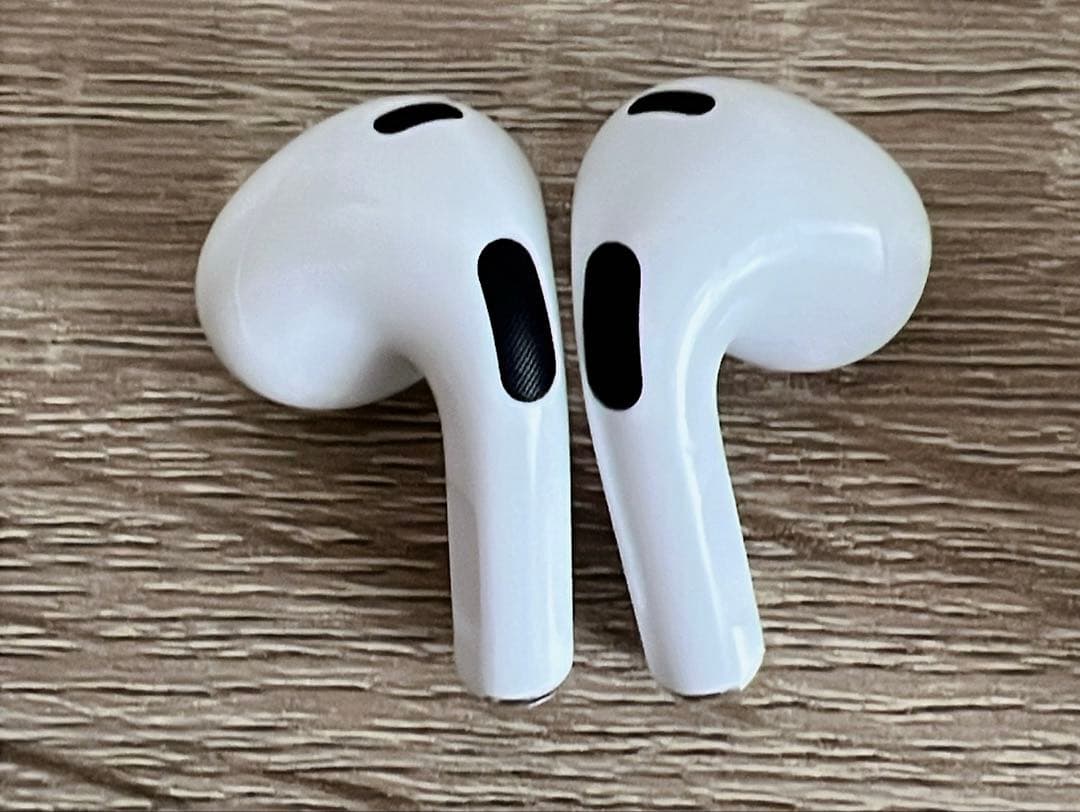翌日に発送可能‼️ AirPods【第三世代】本体 充電ケース付き ホワイト