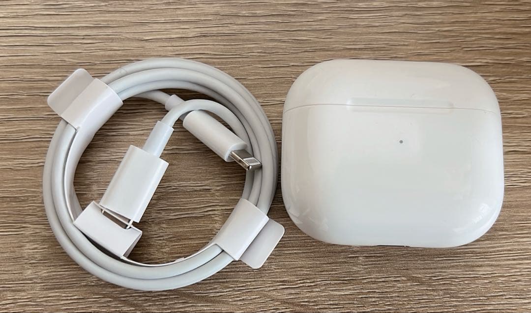 翌日に発送可能‼️ AirPods【第三世代】本体 充電ケース付き ホワイト