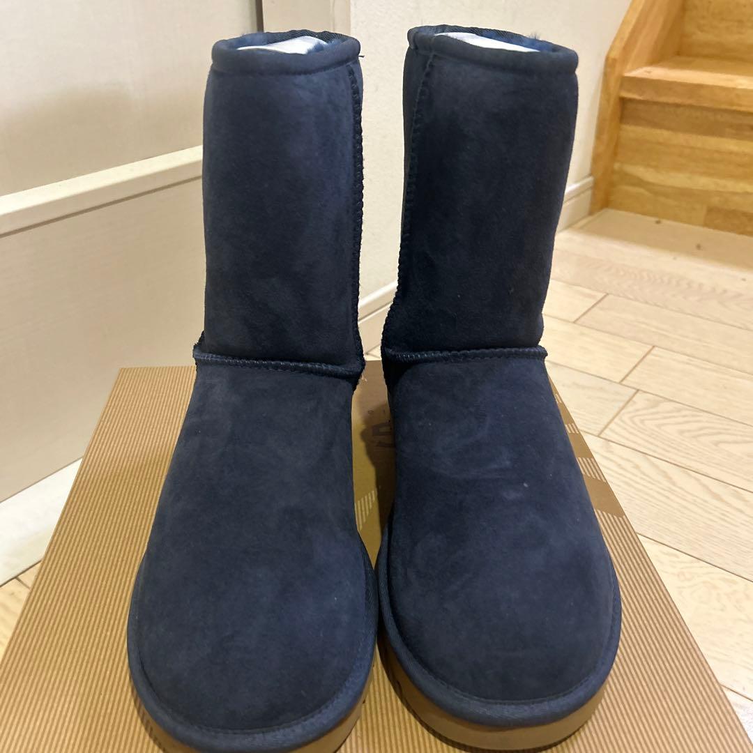 新品未使用　UGG ネイビー ムートンブーツ