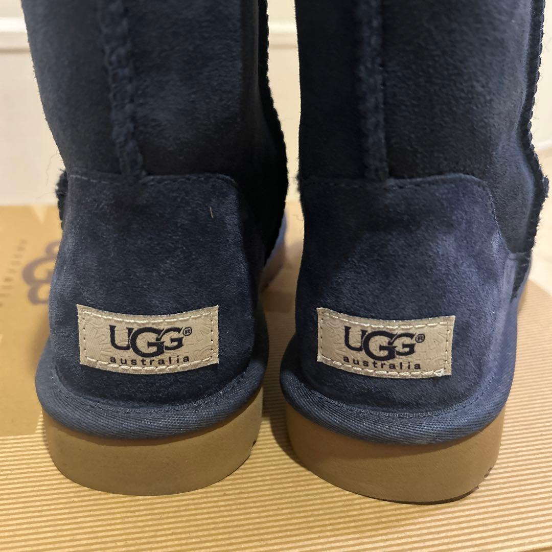 新品未使用　UGG ネイビー ムートンブーツ