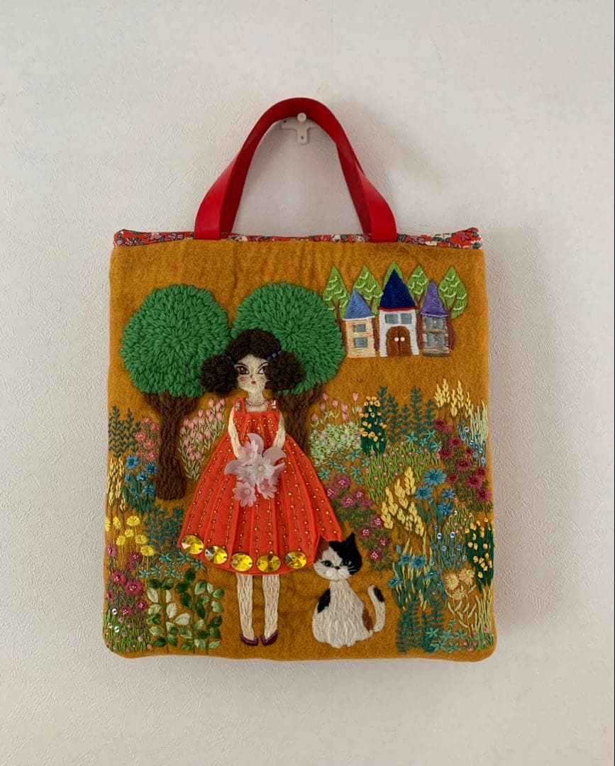 ナナ。三毛猫さんと私　羊毛フェルト生地のバッグ