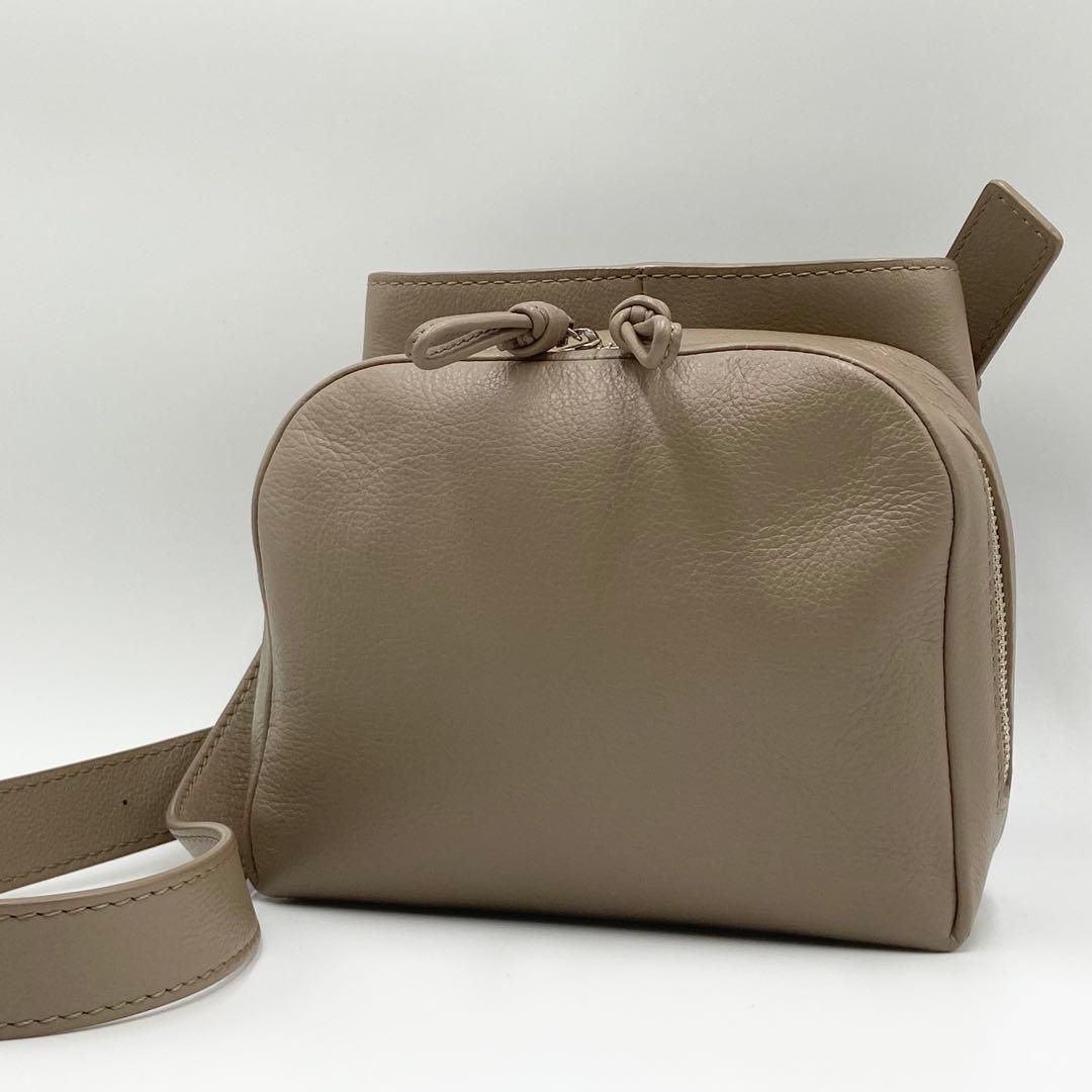マザーハウス　ソラ　2ウェイショルダーバッグ　レザー　ベージュ　Mサイズ