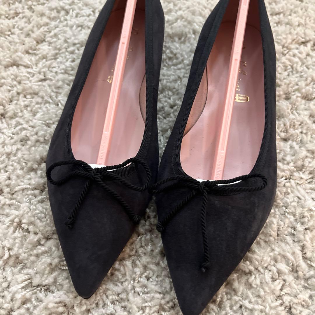 新品未使用スエードブラックフラットシューズ ポインテッドトゥ