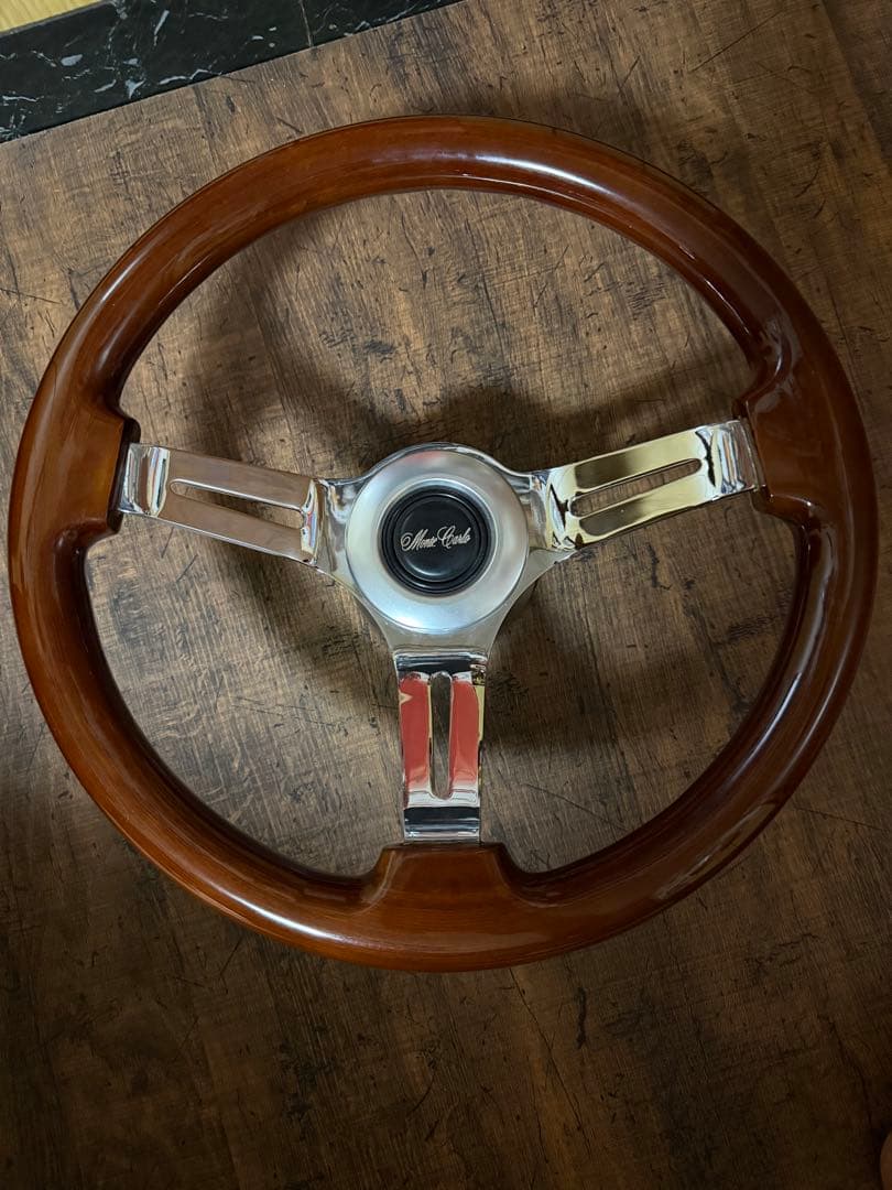 Monte Carlo ステアリング　シボレー　ハンドル