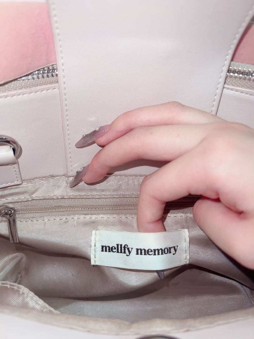 。Eternity love mellfy bag