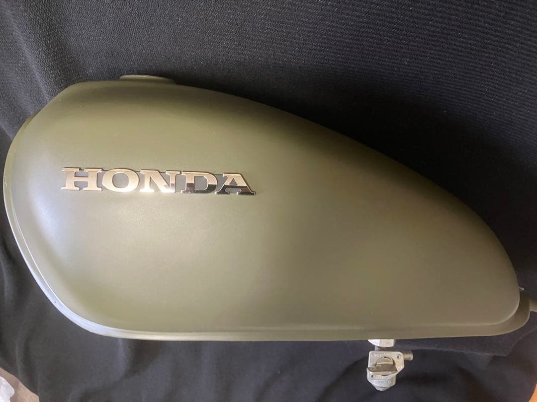 CB400ss バイクタンク マットオリーブ　サイドカバー