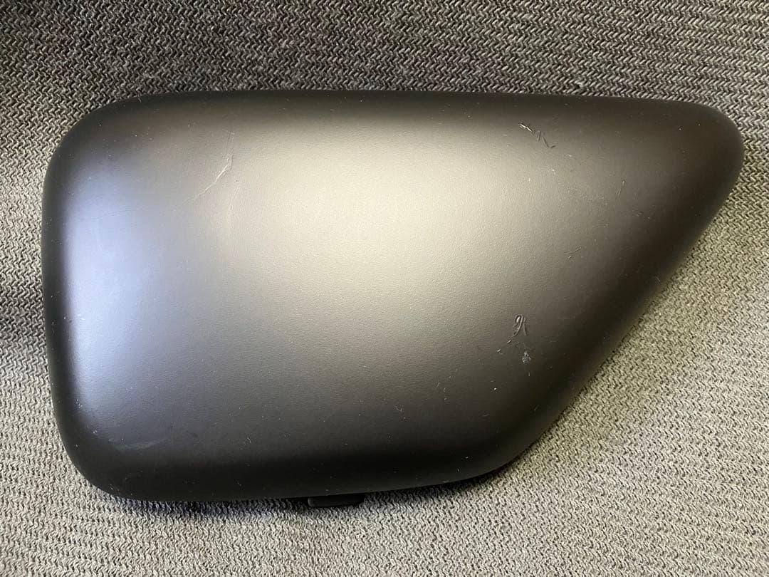 CB400ss バイクタンク マットオリーブ　サイドカバー