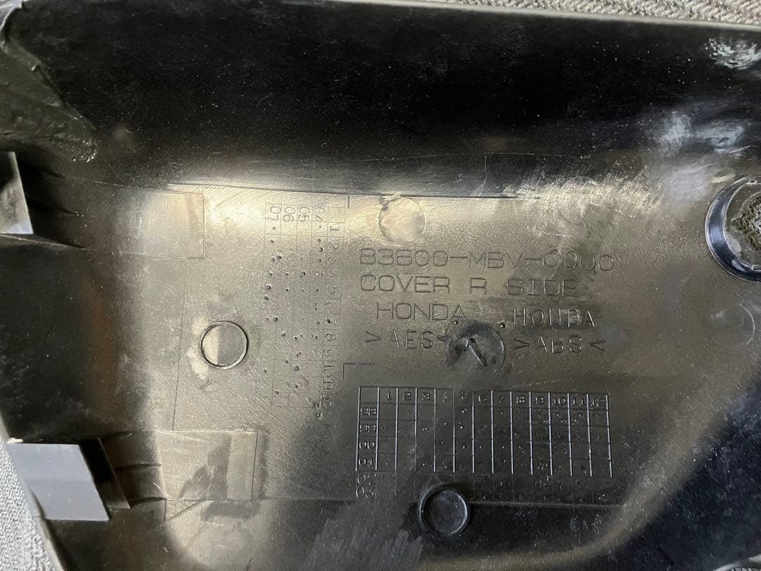 CB400ss バイクタンク マットオリーブ　サイドカバー