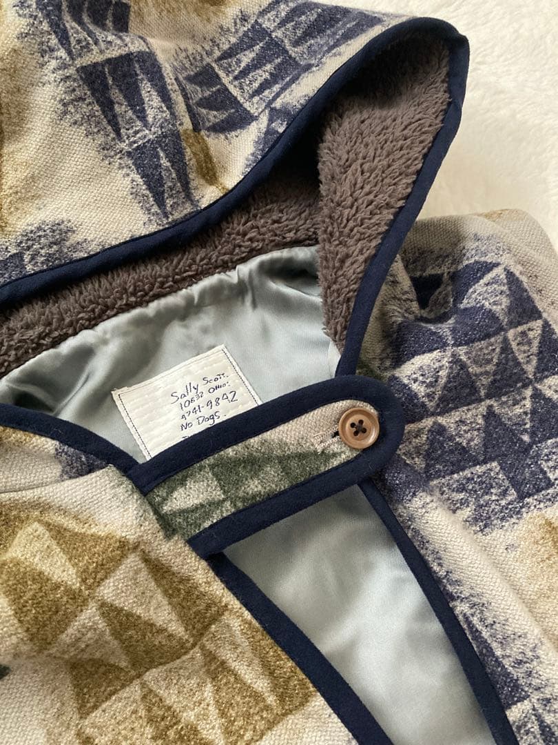 サリースコット　フード付き　ウール　ワンピース