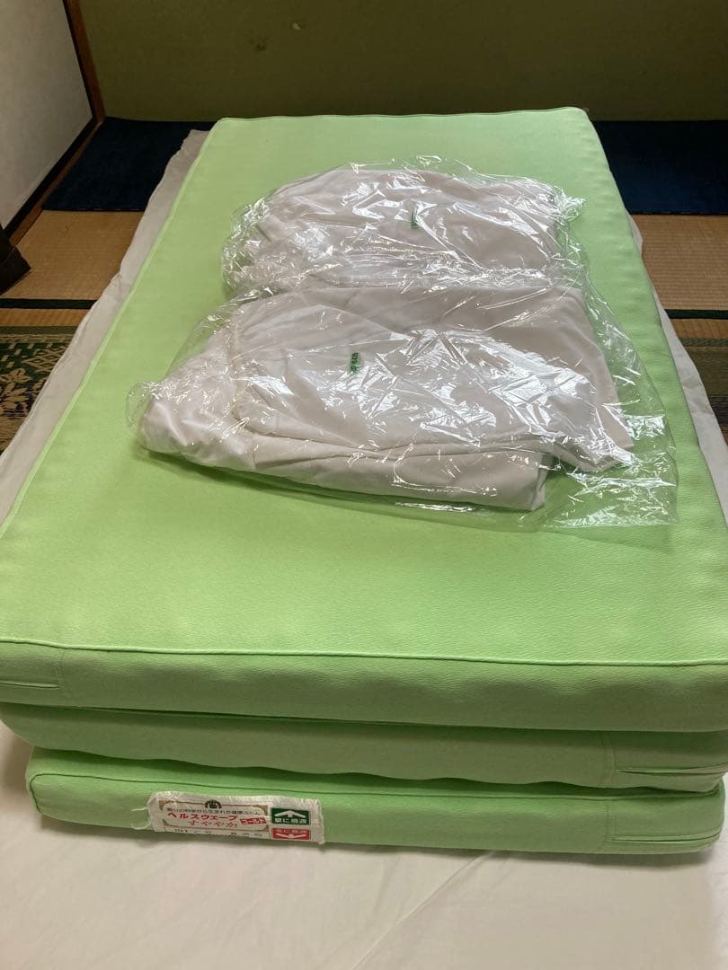 お値下げ中！　ヘルスウェーブ　すややか　マットレス　布団　専用シーツ2枚付き