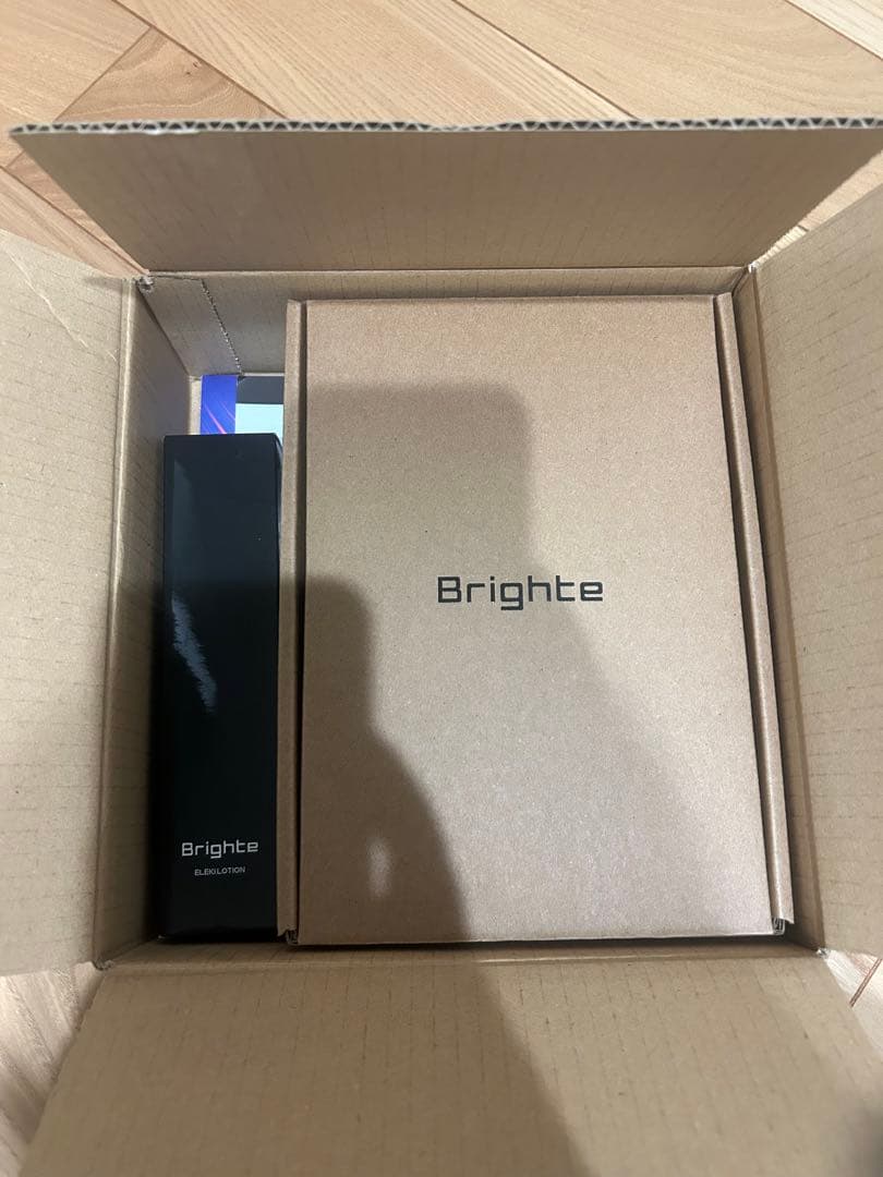 Brighte ELEKIBRUSH 美顔器　専用化粧水付き