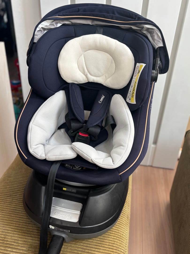 Combi クルムーヴスマート　チャイルドシート CB-UTC 044238