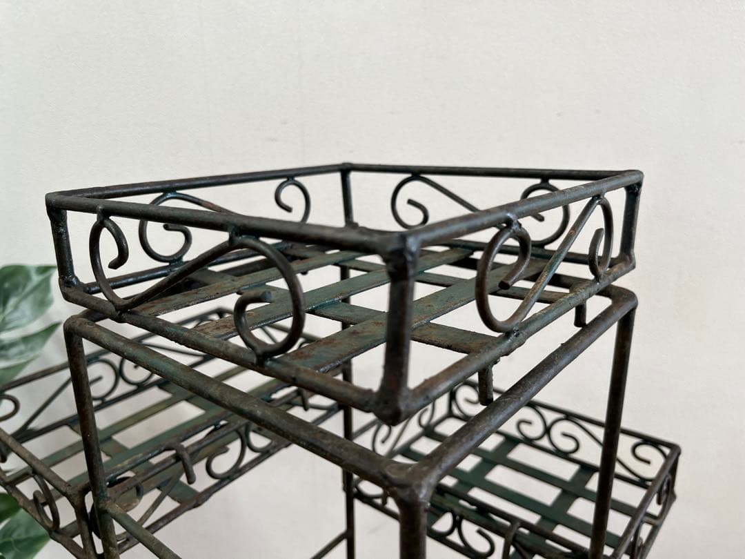 ヴィンテージ　アイアンプランタースタンド　レトロモダン　アンティーク　シャビー￼