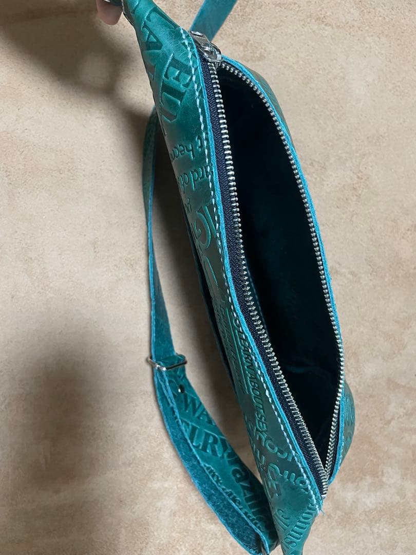 ボディバッグ　レザー　革　手縫い　ヌメ革　型押し　グリーン　経年変化　アメカジ