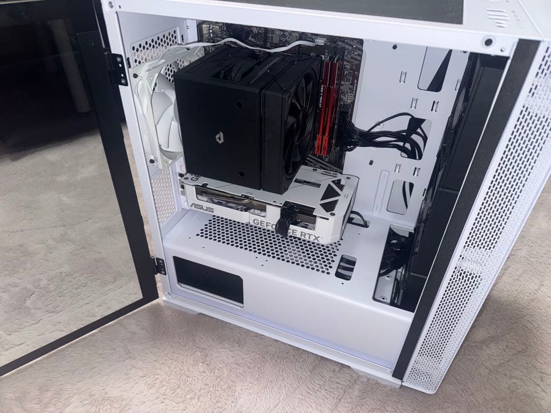 ゲーミングPC モニター、マウス、周辺機器付き！ 即購入⭕️ ある程度は値下げ可能