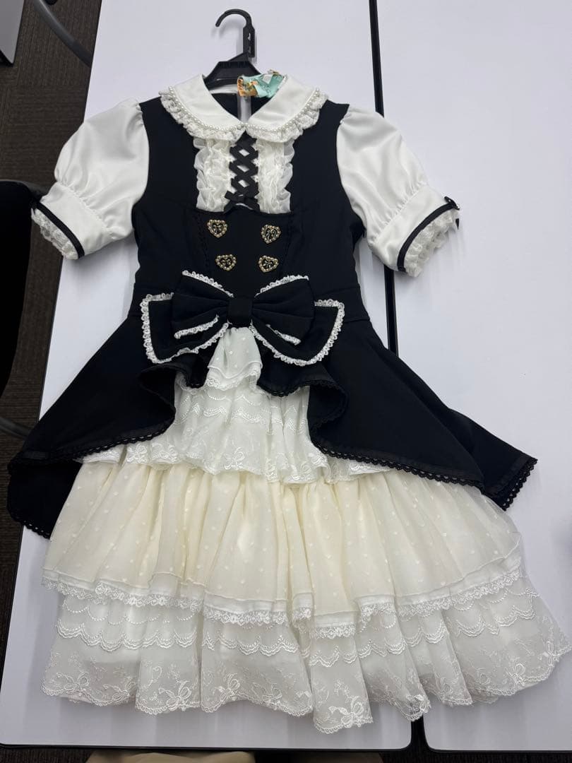 ロリータスタイル ミニワンピース 半袖 黒と白