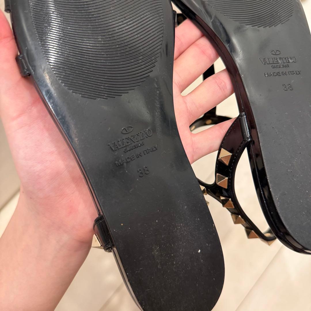 Valentino スタッズ付きブラックサンダル 38