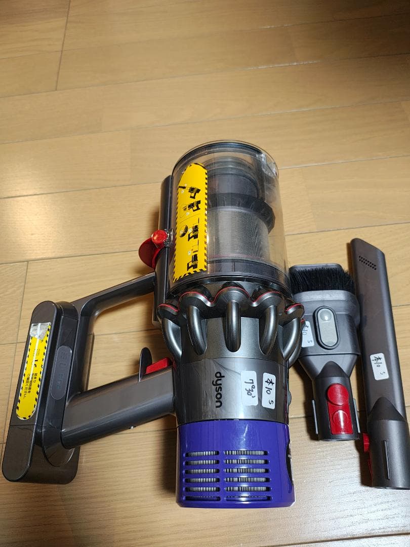 ダイソン★コードレス掃除機★V10本体★SV12★バッテリー新品と大差なし★10