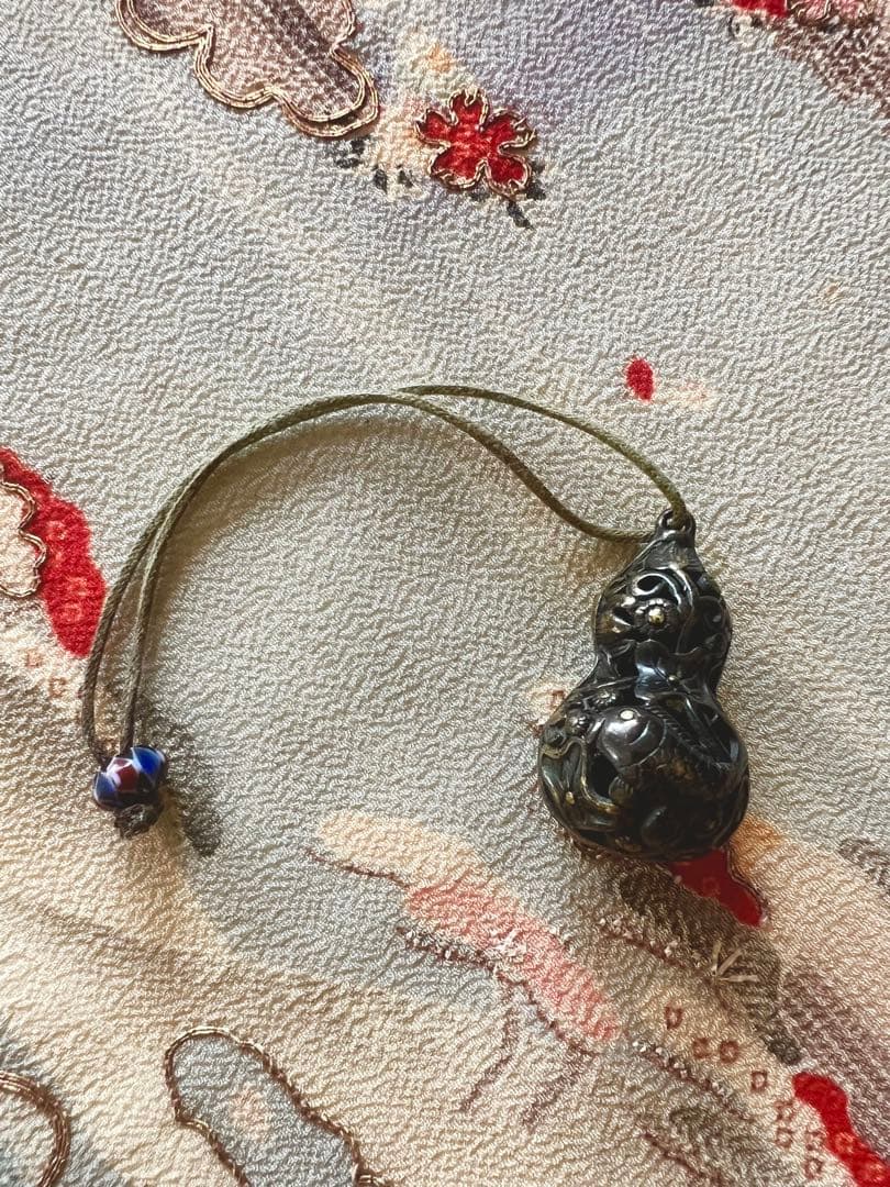 銀 透かし彫り 瓢箪 根付け