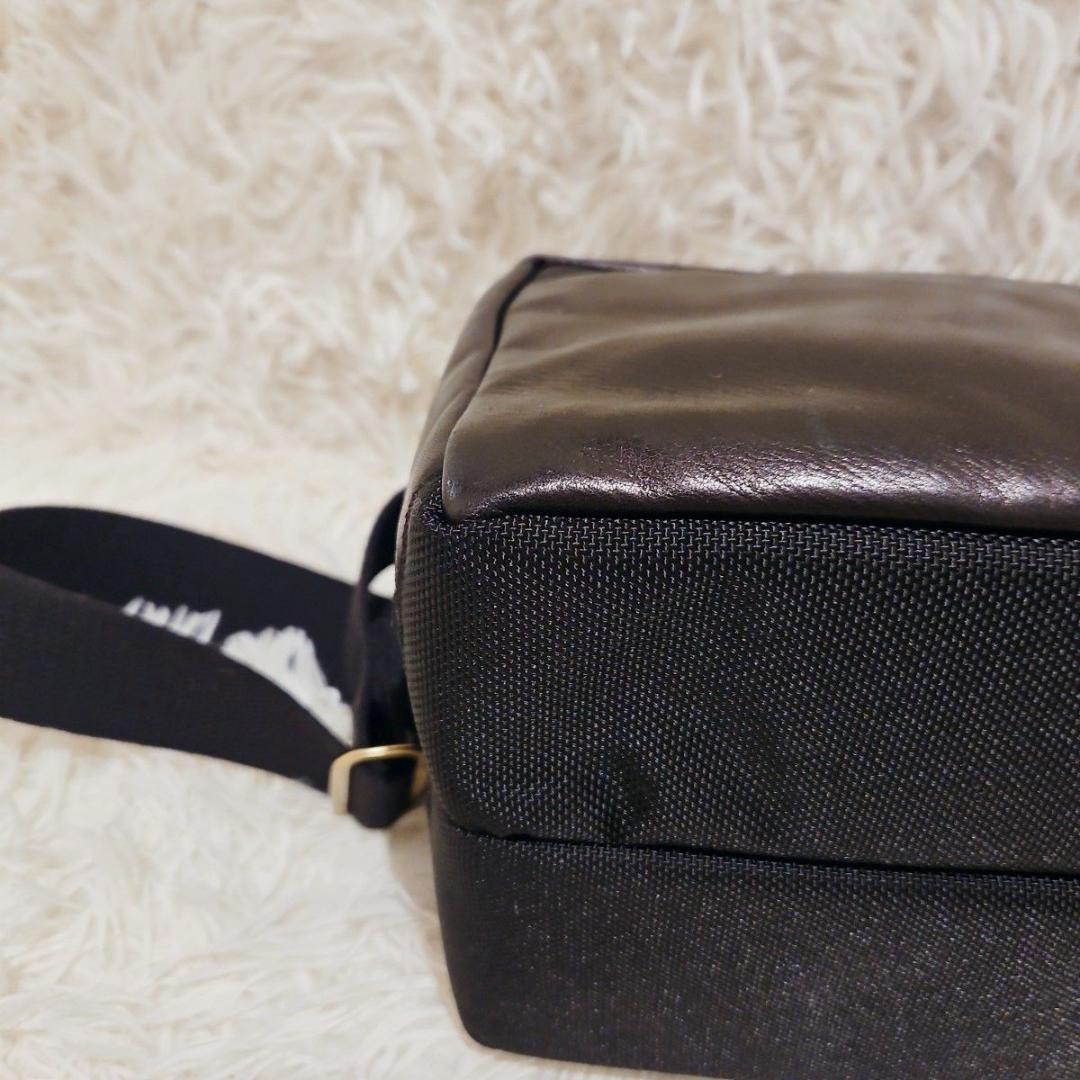 美品 アルティザン&アーティスト 本革 力メラバッグ GCAM-1000 日本製