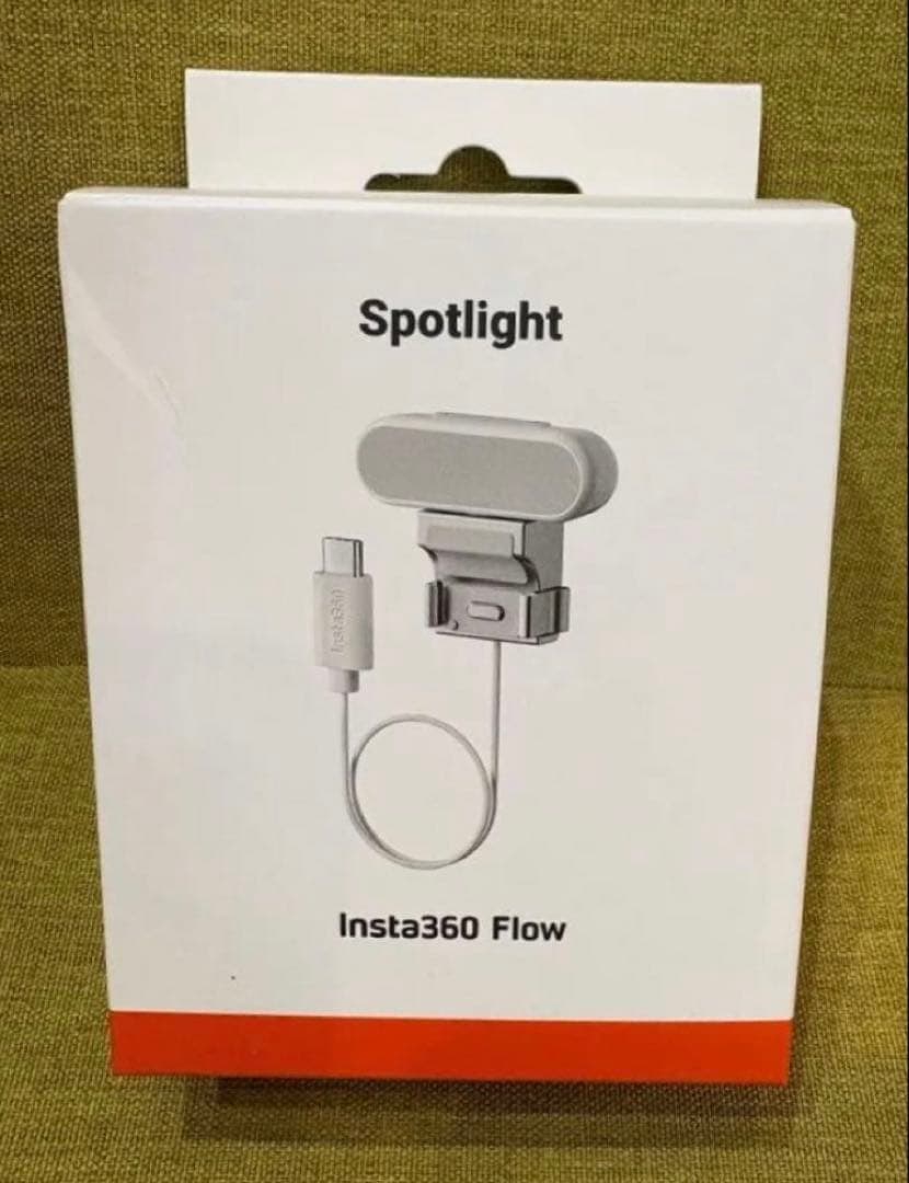 【ほぼ未使用】Insta360 Flow Pro (純正スポットライト付き)