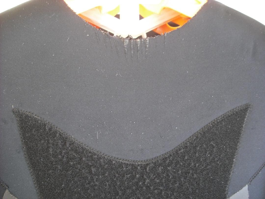 着用回数僅か【セミドライ　ウエットスーツ】エアタイト　M相当