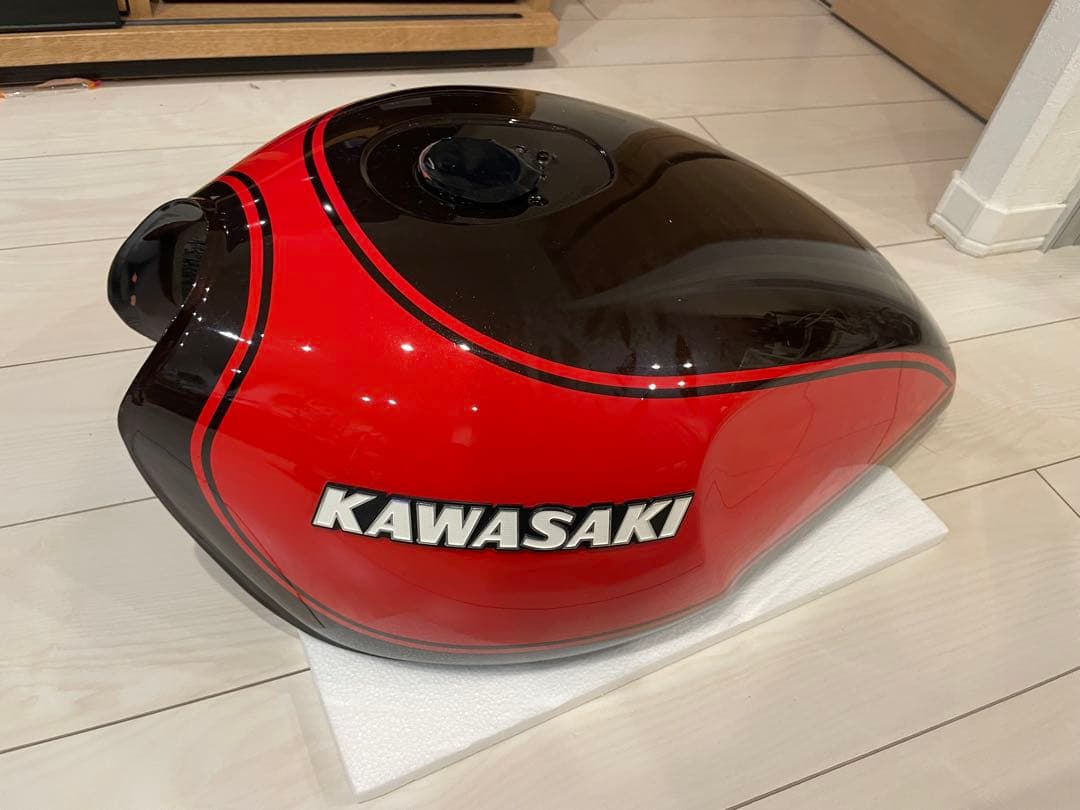 ゼファー1100 火の玉　フューエルタンク　純正タンク　美品KAWASAKI