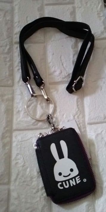 新品タグ付　CUNE ウサギデザイン キー＆カードショルダーポーチ　キーケース
