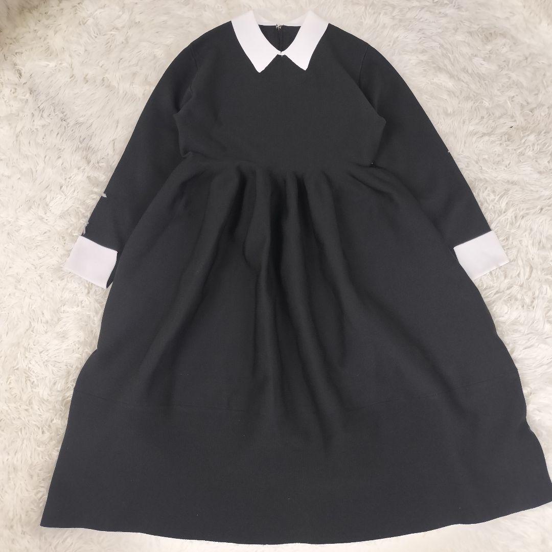 クラシカル 黒ワンピース 白襟×白カフス Aライン フレア スタイル美人