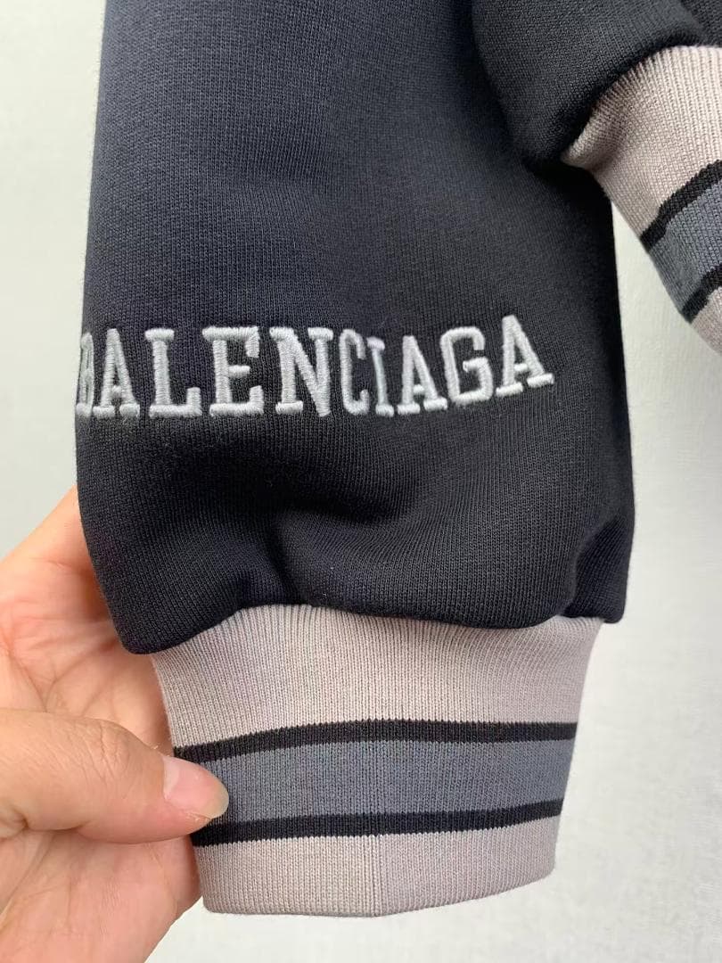 希少 balenciaga フード付きスウェット ブラック L