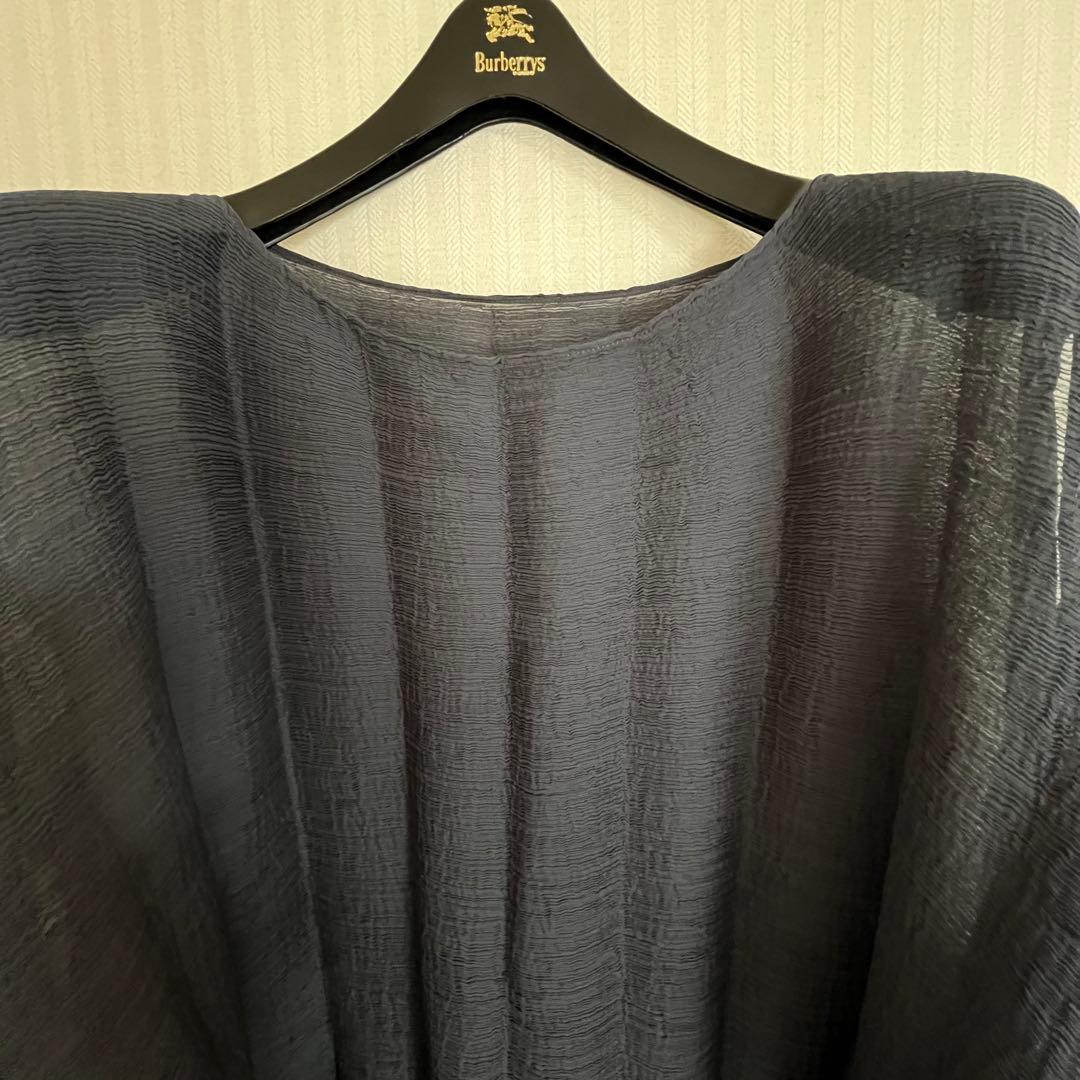 meイッセイミヤケ　シースルークレープ ノースリーブトップス　グレー