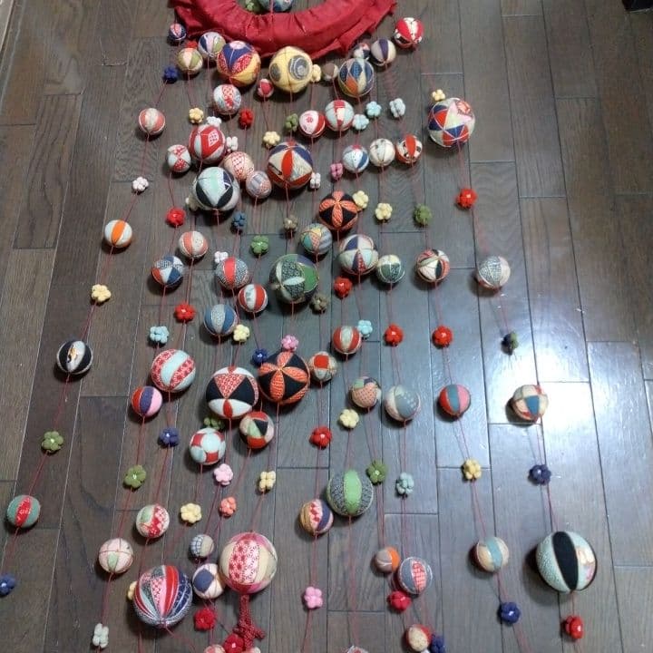 吊し雛古布ボール飾り