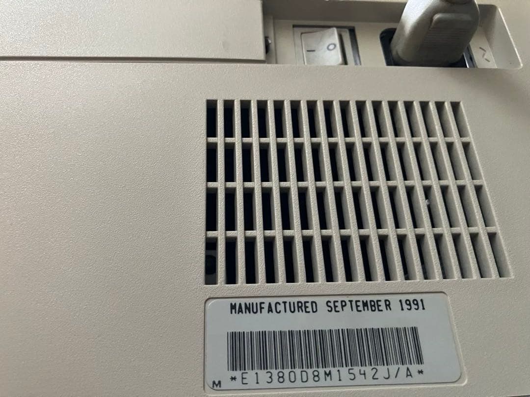 Apple Macintosh Classic II デスクトップ　M4150