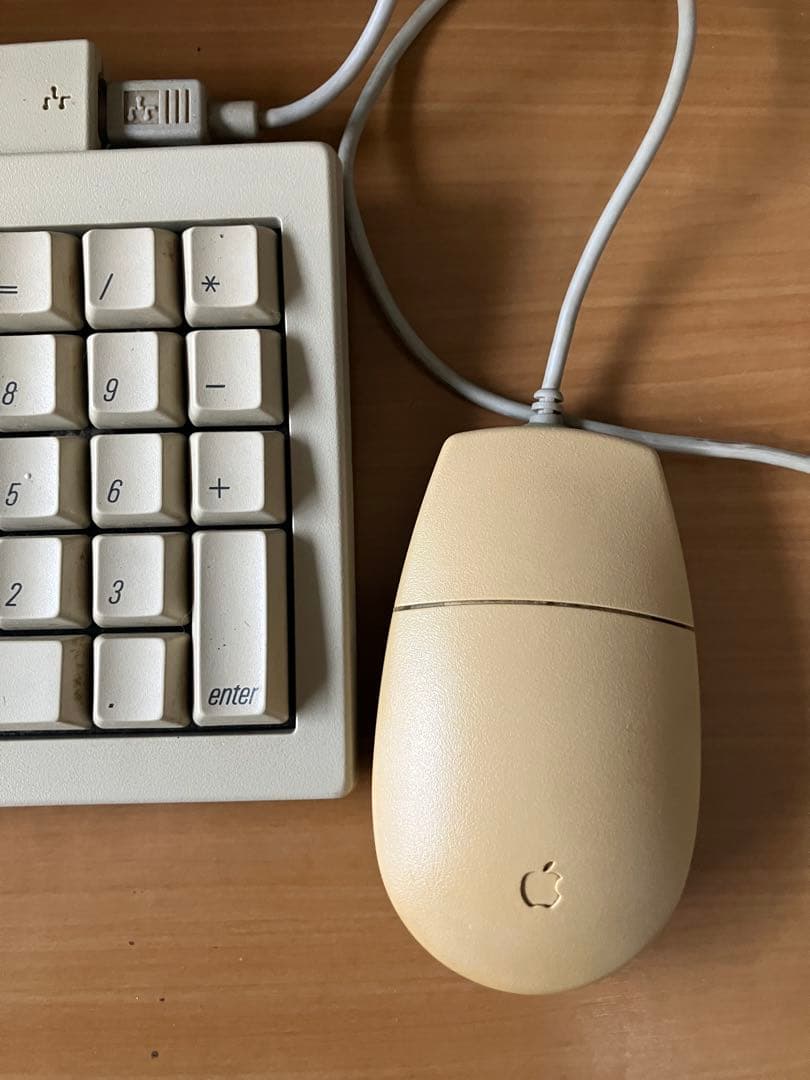 Apple Macintosh Classic II デスクトップ　M4150