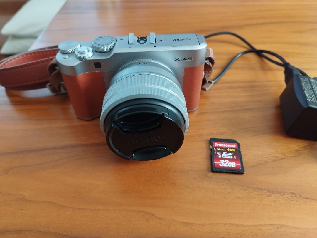 Fujifilm X-A5 ミラーレス一眼 15-45mmレンズ