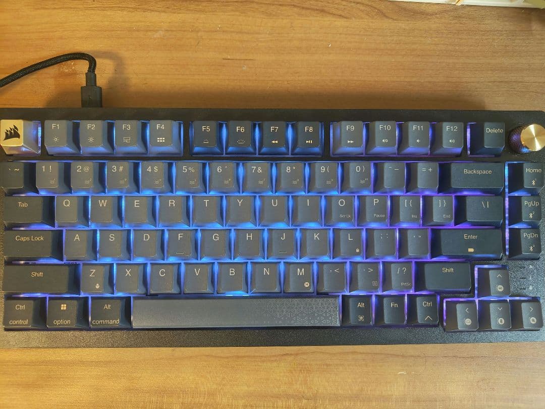 K65 PLUS WIRELESS RGB メカニカルキーボード