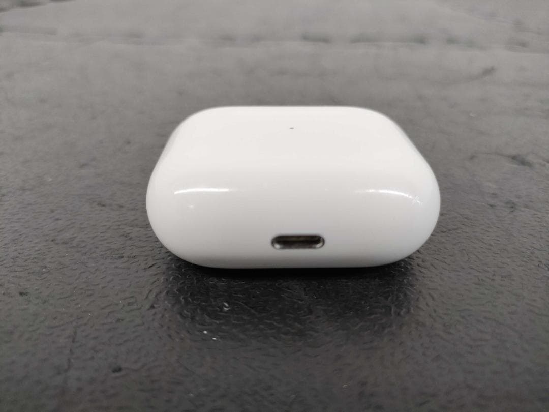 【美品】AirPods（第3世代） Lightningモデル