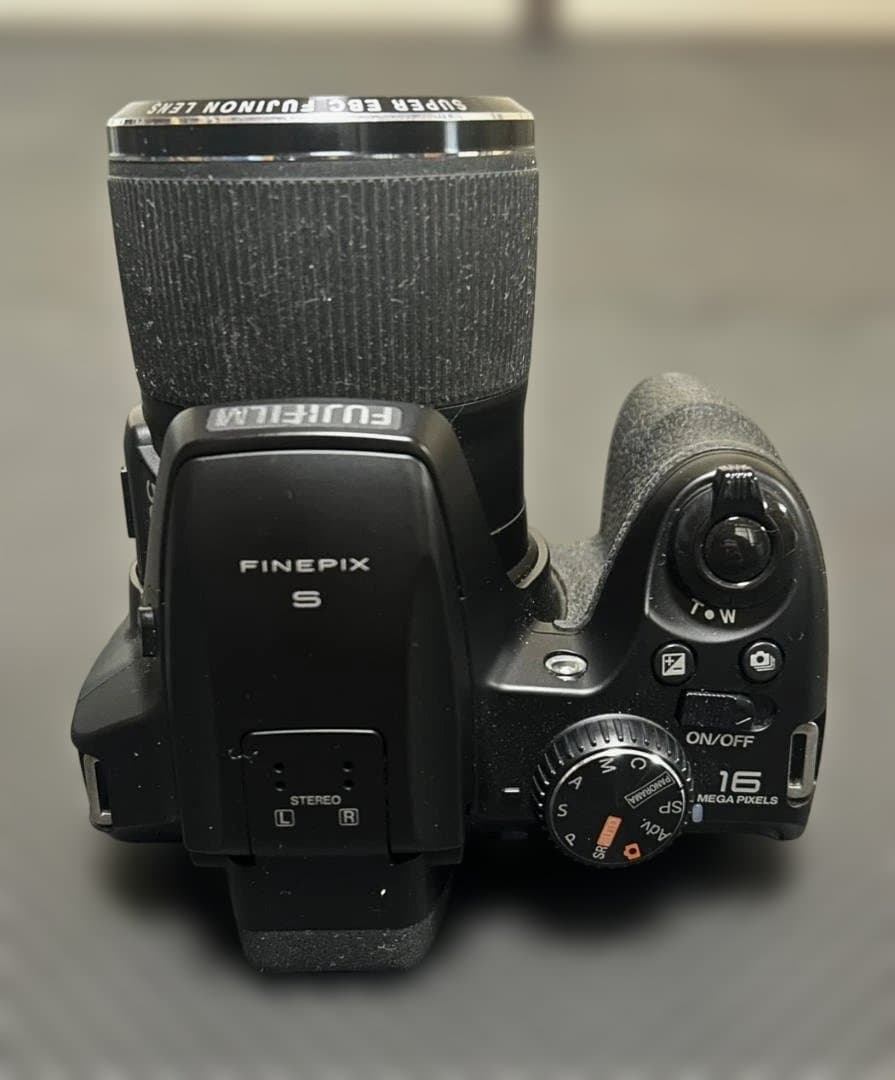 【週末値下げ】FUJIFILM FinePixデジタルカメラ S9200ブラック